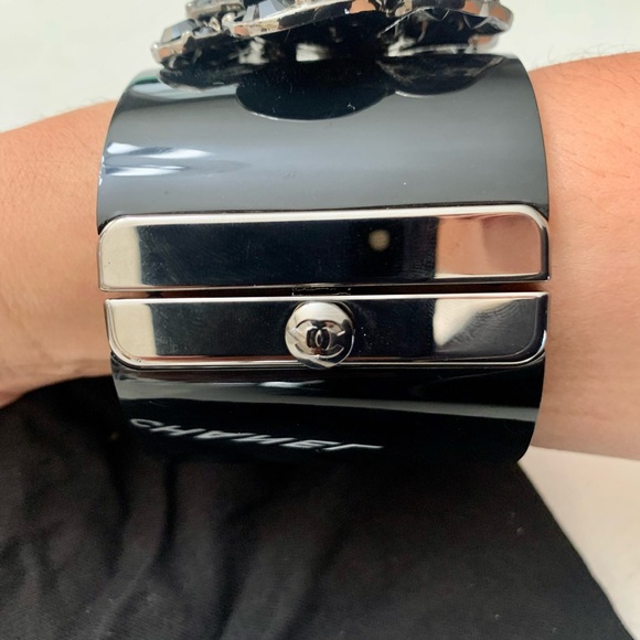 Authentic Chanel Festival Camelia Hinged Cuff - Picture 9 of 9
